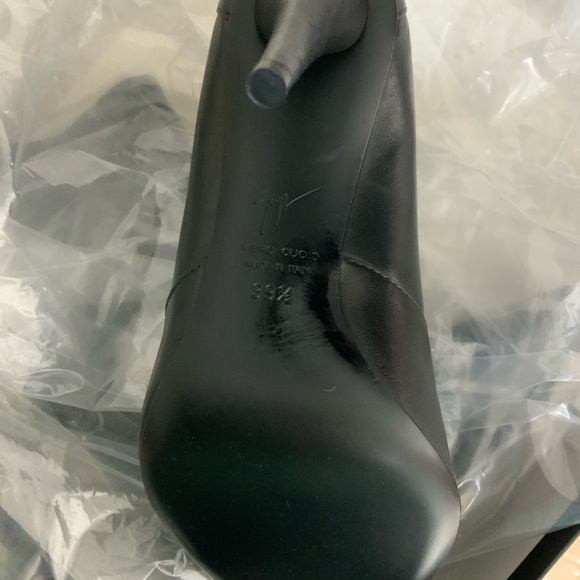 NIB Giuseppe Zanotti Leather Pointed Toe Boots Size 39.5 $1295 - Picture 8 of 8